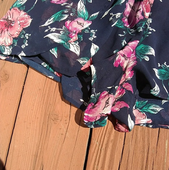 Xhilaration Flower Romper size medium navy blue - Picture 6 of 6